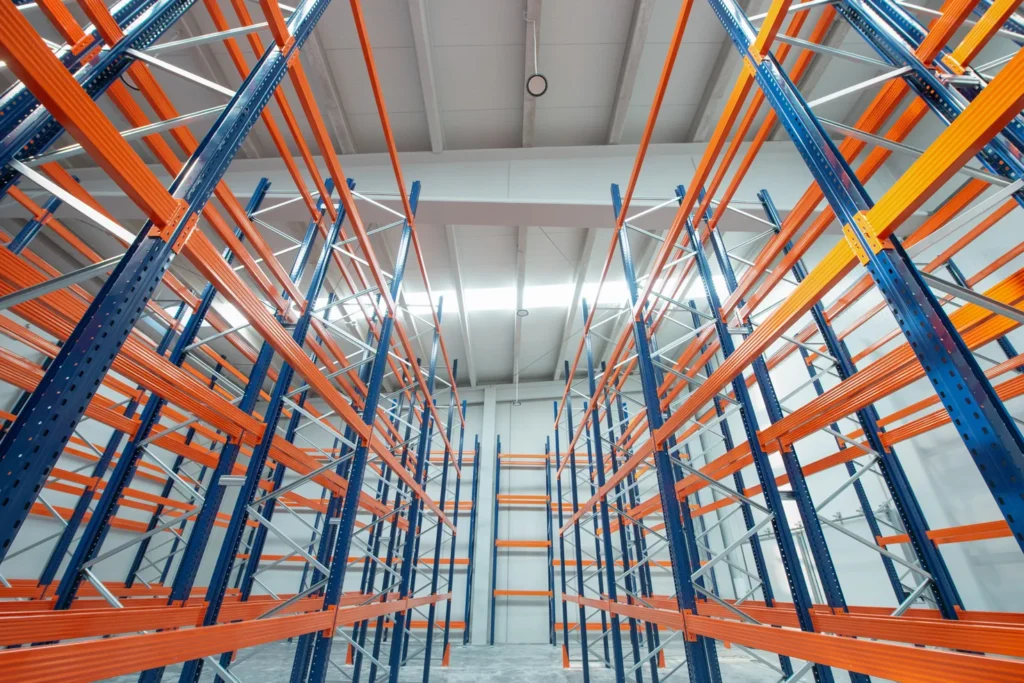 Estanterías metálicas fabricadas e instaladas por Estanterías Record